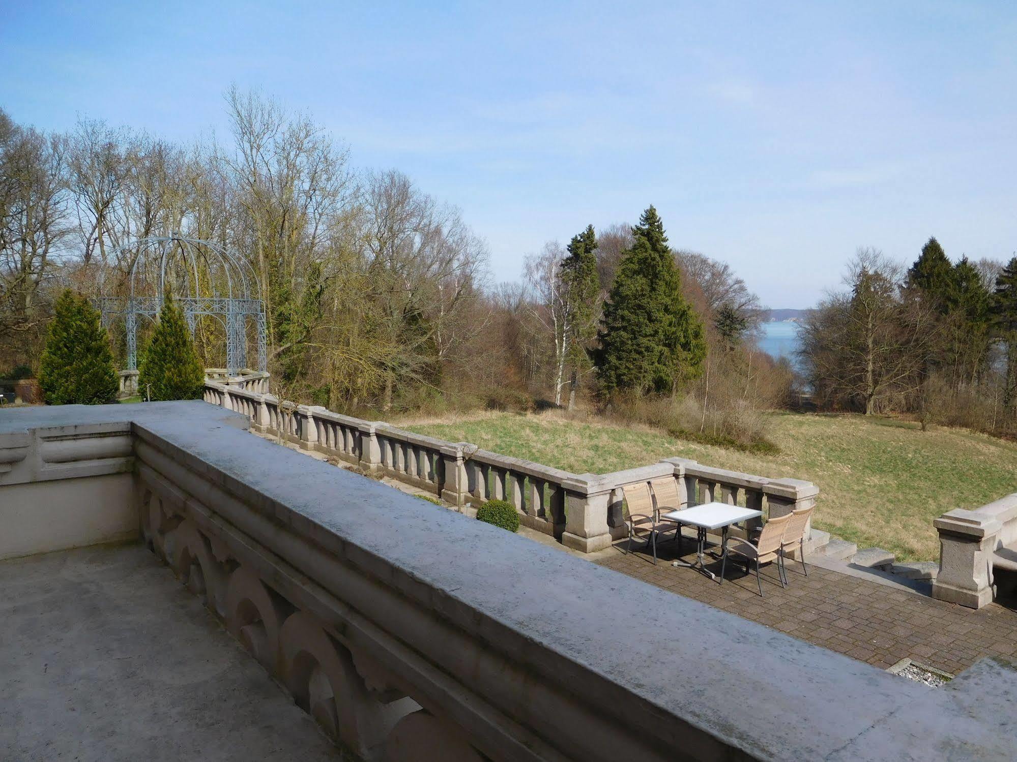 Schlosshotel Ralswiek Buitenkant foto