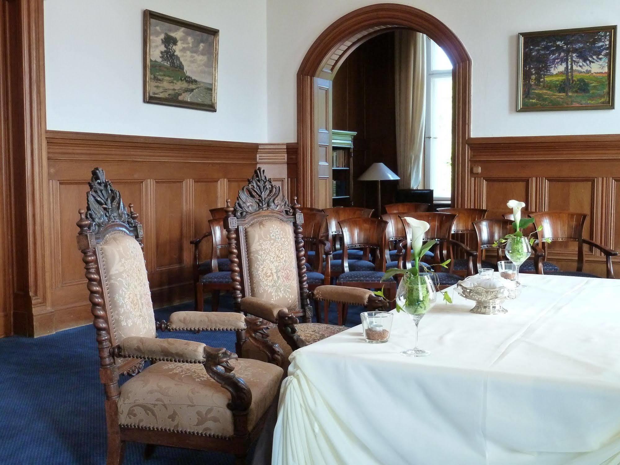 Schlosshotel Ralswiek Buitenkant foto