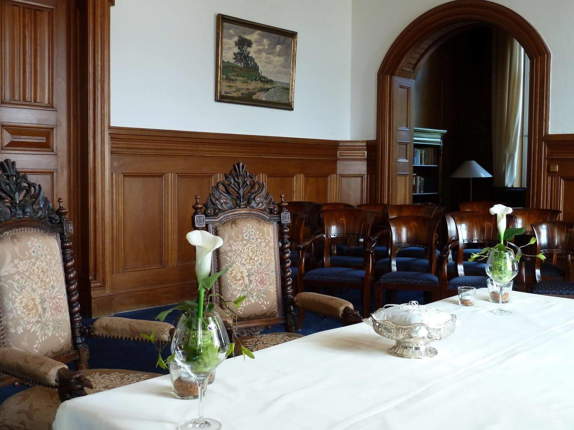 Schlosshotel Ralswiek Buitenkant foto