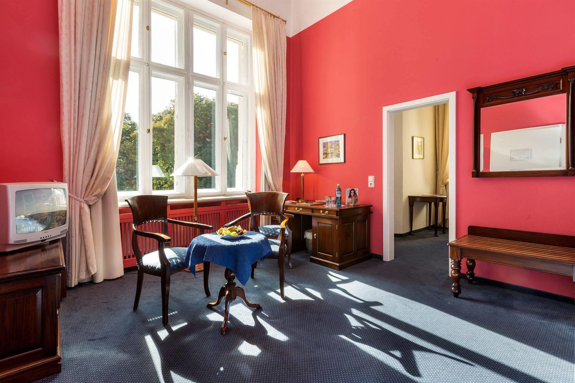Schlosshotel Ralswiek Buitenkant foto