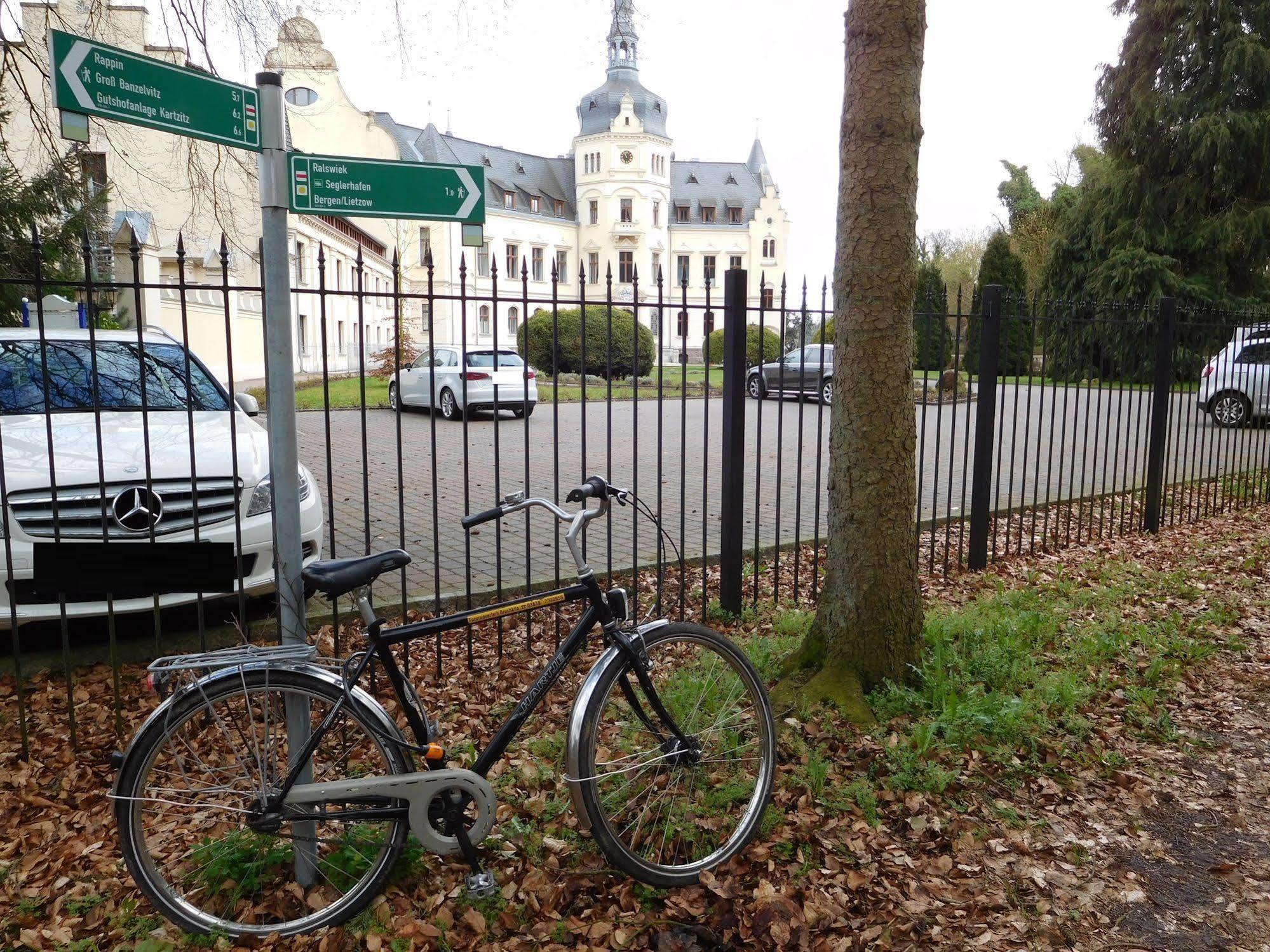 Schlosshotel Ralswiek Buitenkant foto